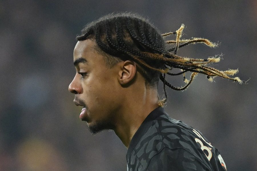 LIGA 1 PSŽ pobedio u gostima, Lans nije iskoristio penal, pa ostao sa desetoricom (VIDEO)