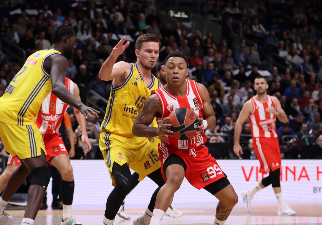 DVE SITUACIJE KOJE SVE GOVORE Igrači Zvezde su bili dezorijentisani u Berlinu, Sferopulos je s razlogom bio besan (VIDEO)