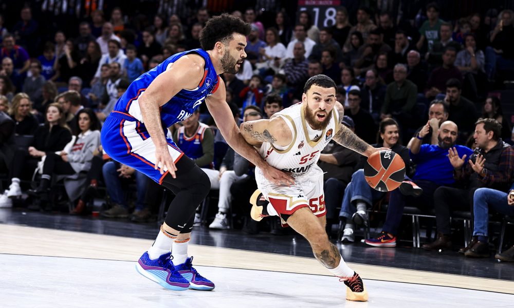 LISAC JE TO! Džejms se „infiltrirao“ u redove Efesa i špijunirao crtanje poslednjeg napada turskog tima (VIDEO)