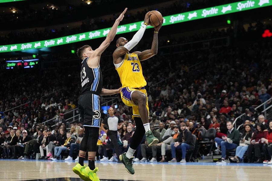 Lebron zaustavljen u Atlanti uz odličnu partiju Bogdanovića (VIDEO)