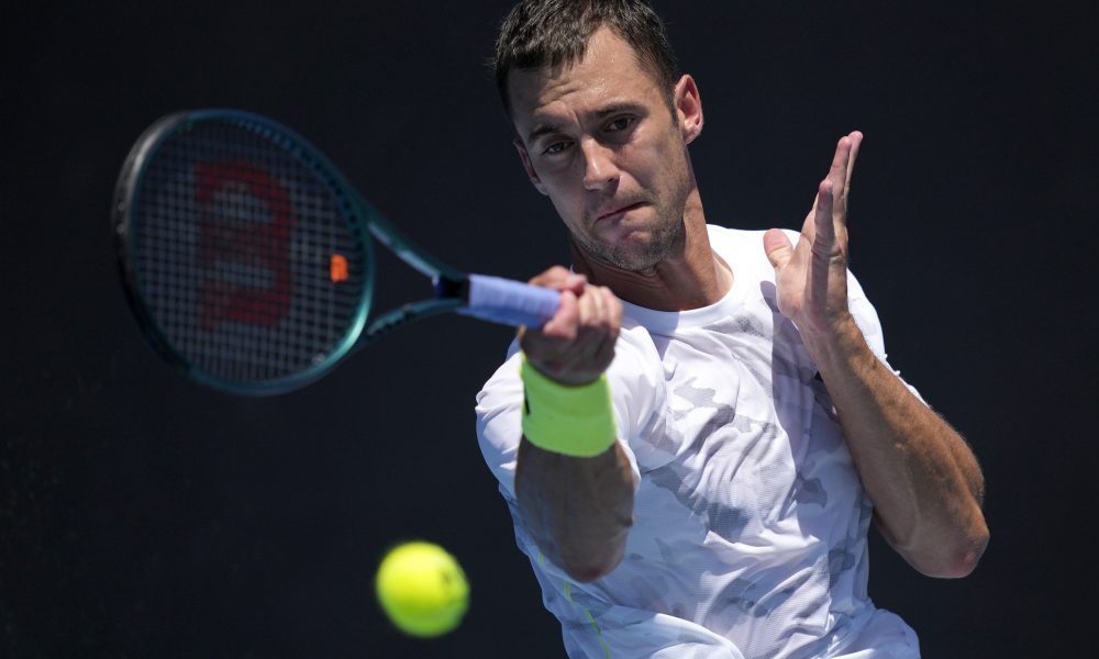 VIMBLDON Đere vodio sa 1:0 i 2:1, ali nije prošao u drugo kolo