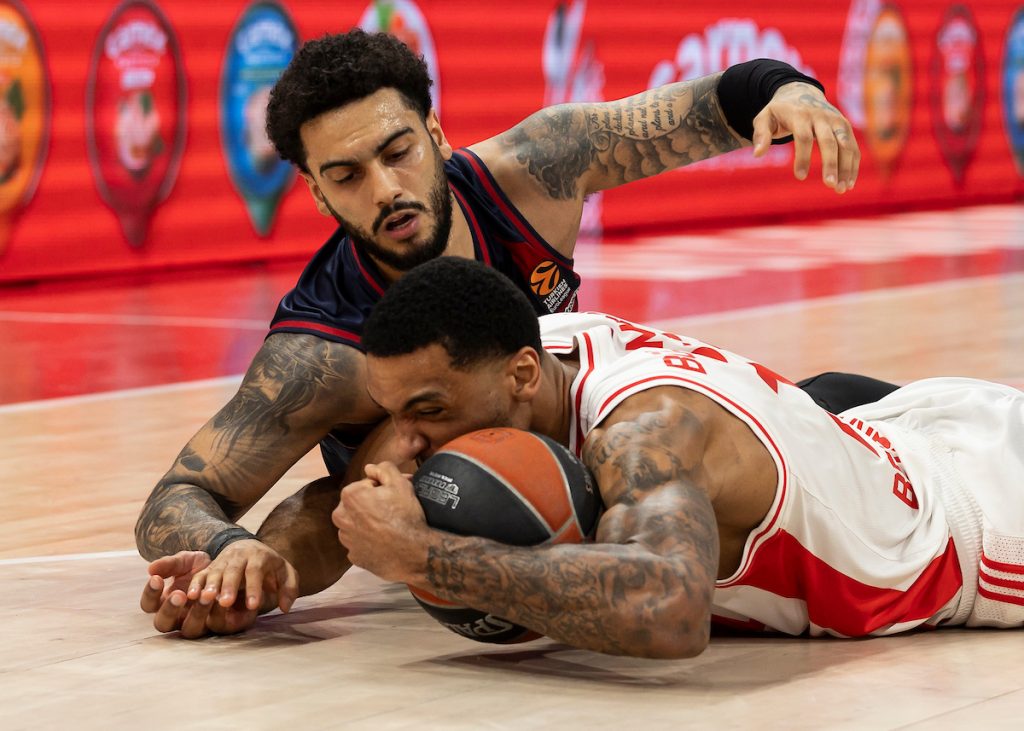 POLUVREME IZ SNOVA Zvezda ima „+9“ na pauzi protiv Baskonije (VIDEO)