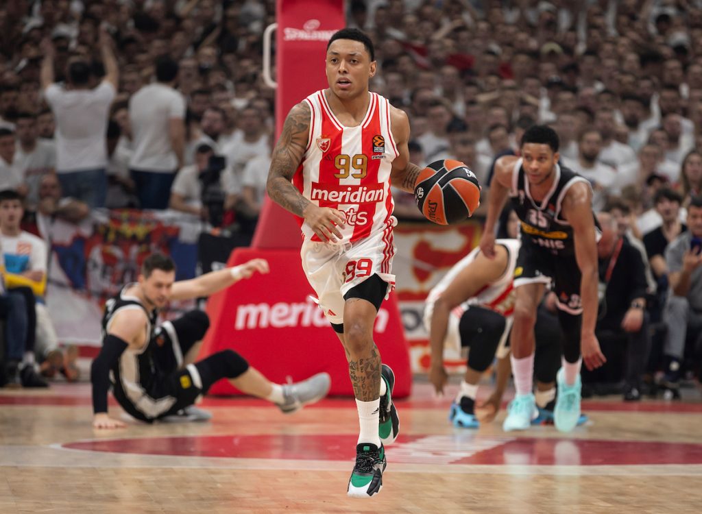 KLIZAVO DEČKO, JE LI? Zvezda izgubila u Ljubljani, ali je dobila Jaga… Pogledajte kako je poslao po burek Stjuarta (VIDEO)