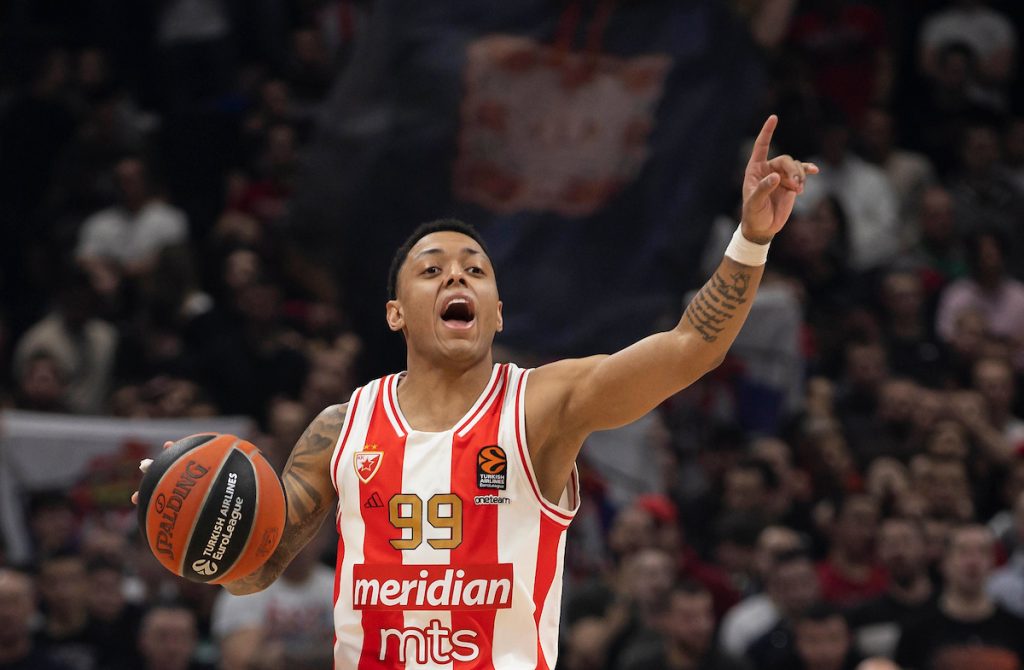 BORBA ČOVEKA I HIDRANTA Pogledajte kako se Jago „zagrevao“ pred duel sa Valensijom (VIDEO)