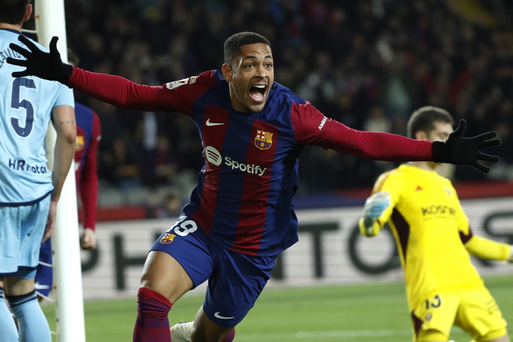 POBEDA „NA MIŠIĆE“ Tinejdžer ušao sa klupe i pogodio posle minut – Vitor Roke je heroj Barselone (VIDEO)