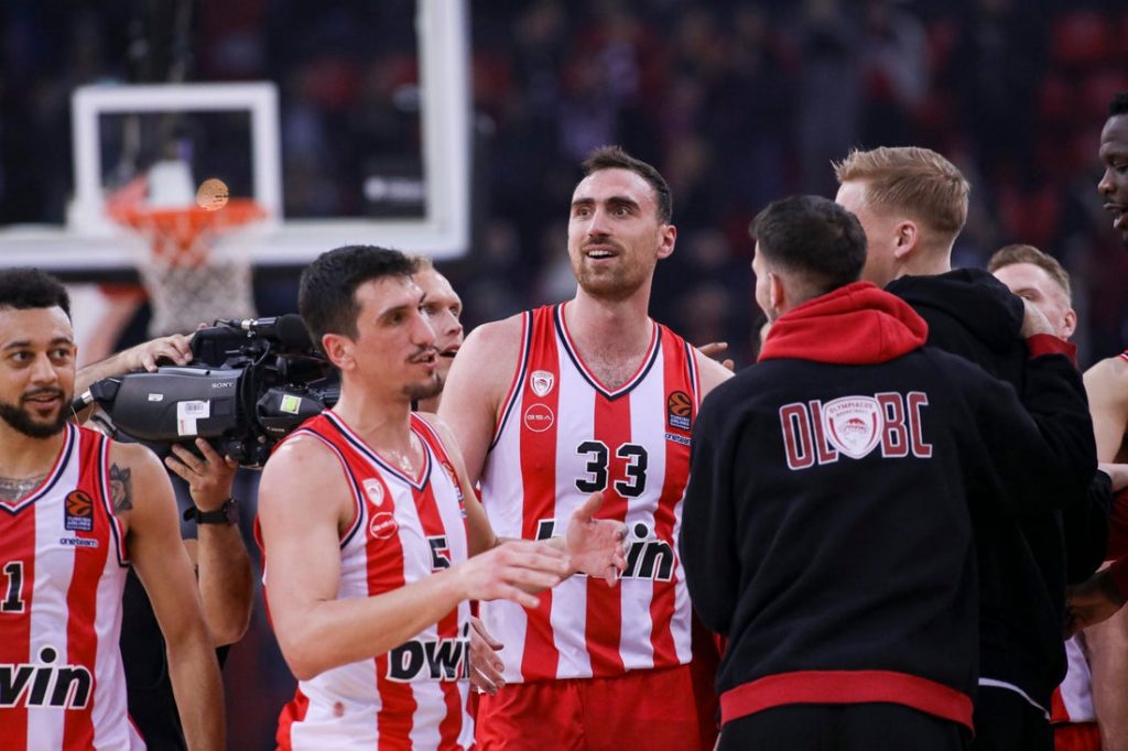 ŠTA DALJE? Brutalna partija Nikole Milutinova u Pireju! Zvezdin sledeći rival lako pao u nemačkom derbiju…