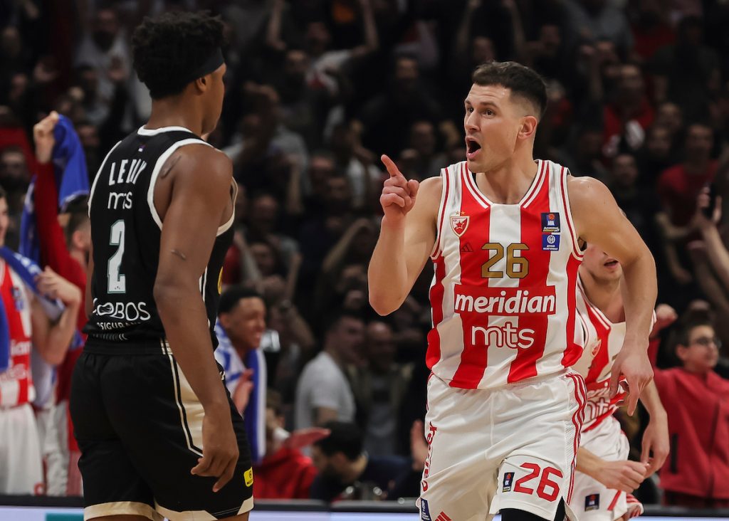 NAELEKTRISANO POLUVREME U DERBIJU Zvezda imala i preko 20 poena viška, na odmoru ima plus 17