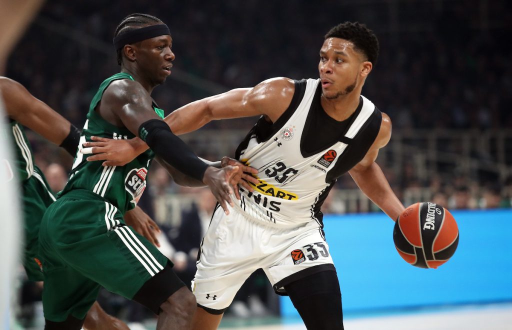 SOLIDAN OTPOR, ALI NIŠTA VIŠE Partizan stao u poslednjoj četvrtini i doživeo poraz u Atini! Izgubljene lopte su skupo koštale (VIDEO)