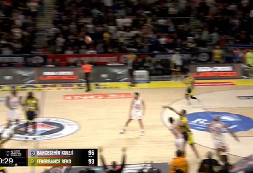 KECMAN, SAMO U ISTANBULU Pogledajte nestvaran koš Grka za spas Fenerbahčea i nevericu Radonjića! (VIDEO)