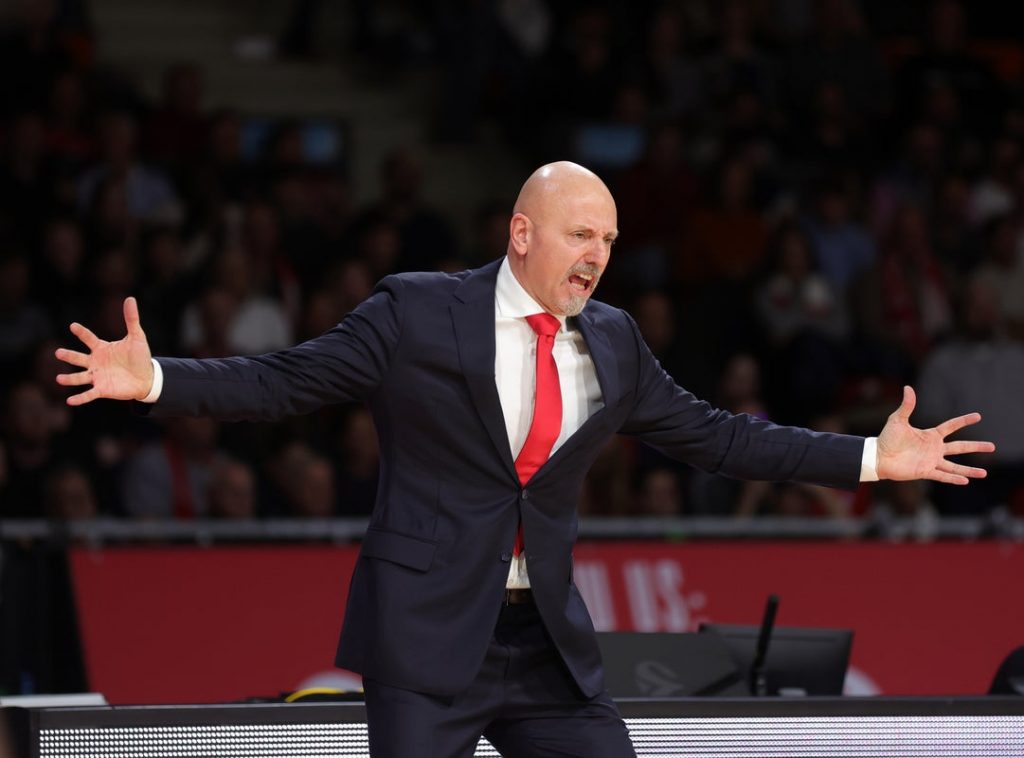 VEČE U EVROLIGI Obradović držao čas košarke šampionu!