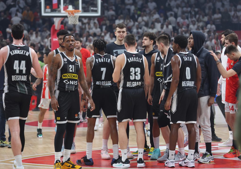 OVO SE „GROBARI“ SIGURNO PITAJU Šta bi bilo da je ušla ONA lopta? Ovako je Partizan propustio šansu da se vrati protiv Zvezde! (VIDEO)