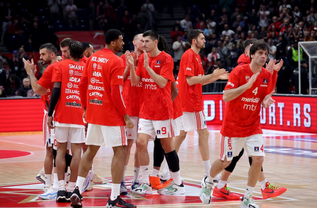 SVE SPREMNO ZA DERBI Pogledajte kako izgleda ambijent u Areni, 25 minuta pre početka (VIDEO)