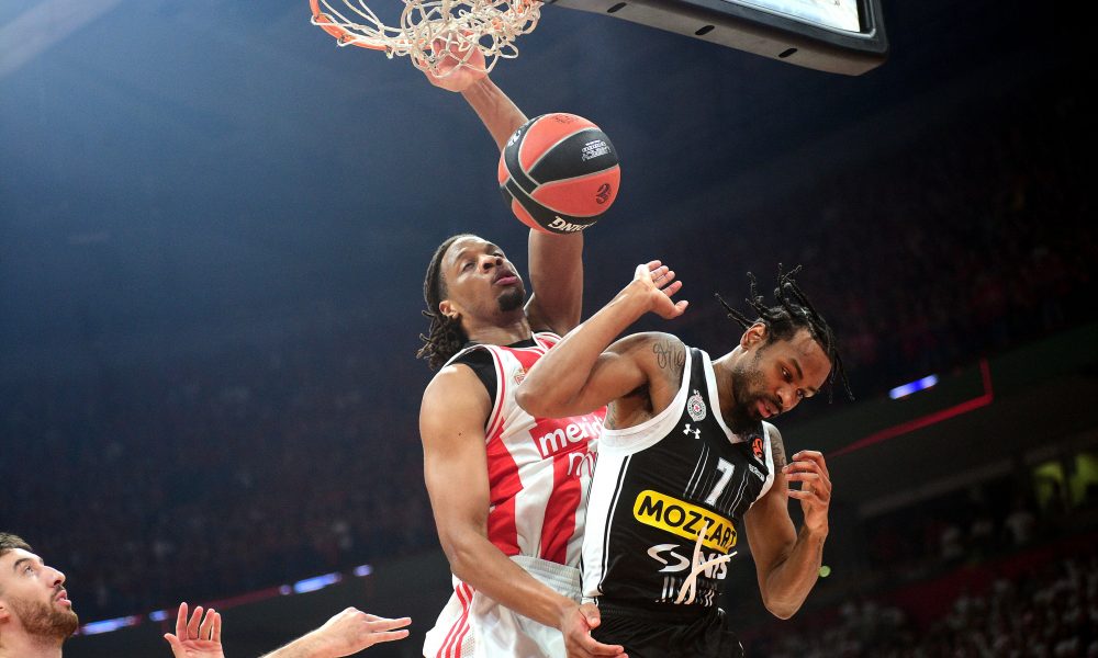 POLUVREME Zvezda razbija večitog rivala! Partizan za sada nemoćan u grotlu „Arene“!