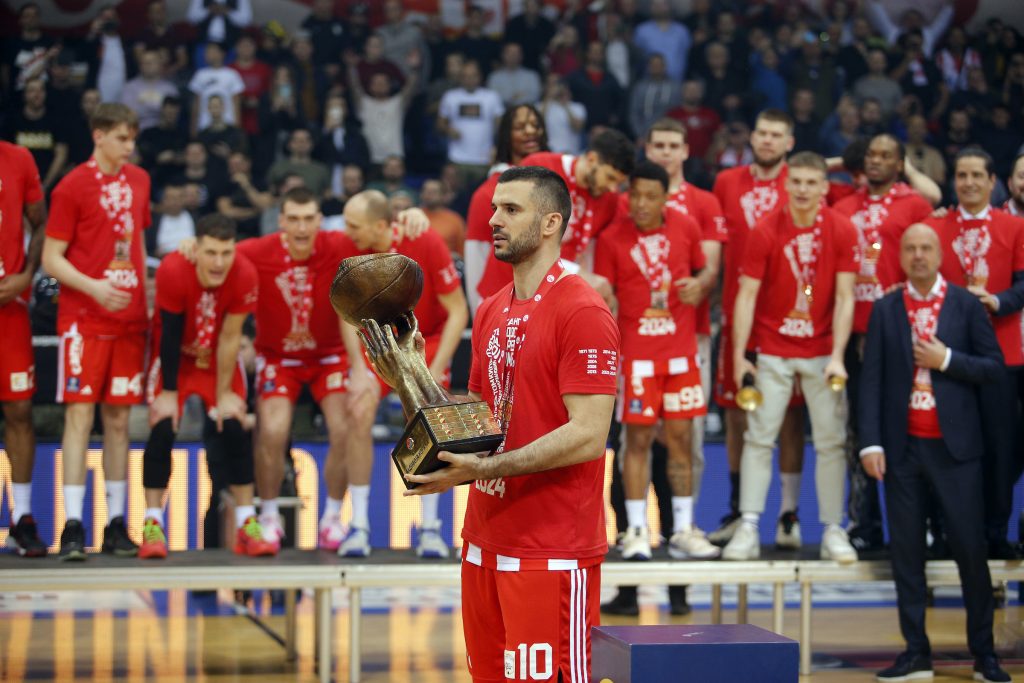 JEDAN JE BRANKO KAPITEN Trofeji se nižu kao na traci, a godine su za njega samo broj (FOTO/VIDEO)