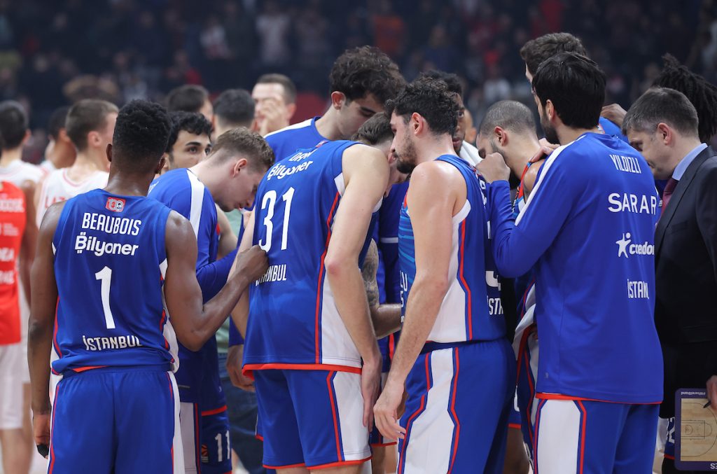 Efes blizu rešenja… Ova dva trenera su kandidati za klupi