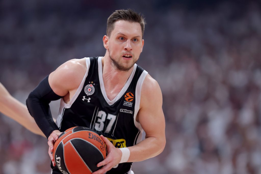 POLUVREME Mega se bori, ali Partizan na dobrom putu ka još jednom finalu sa Zvezdom (VIDEO)