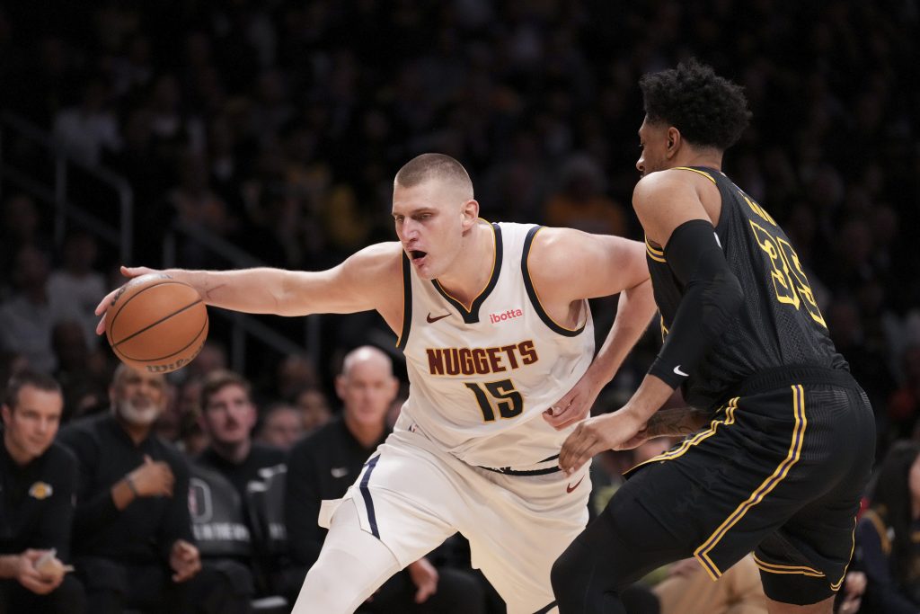 KRALJEVA KRUNA OSTAJE KOD JOKIĆA Somborac sedmi put zaredom srušio Lejkerse (FOTO/VIDEO)