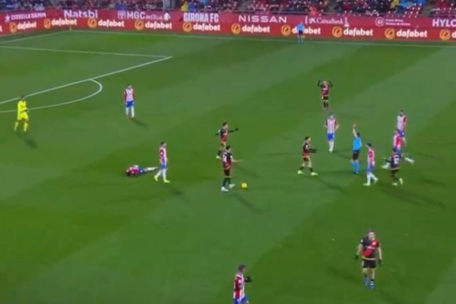 MOMENAT LUDILA Ušao s klupe, pa pocrveneo za minut i kumovao ubedljivoj pobedi Đirone (VIDEO)