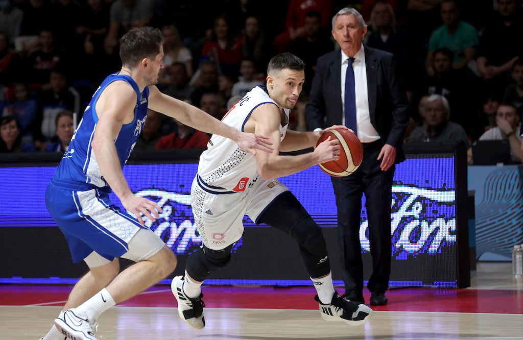 OZBILJNE FACE U PIONIRU Garbahosa, Danilović, Maljković i dvojac iz Zvezde gledaju Srbiju (FOTO/VIDEO)