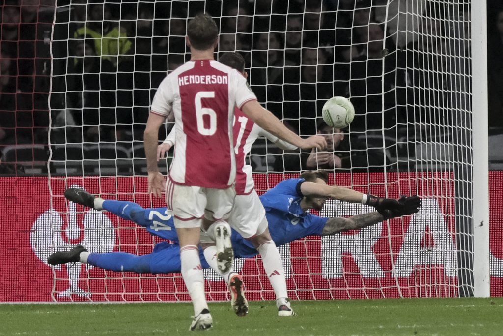 LIGA KONFERENCIJA Ajaks se spasio u nadoknadi, Dinamo slavio u Sevilji