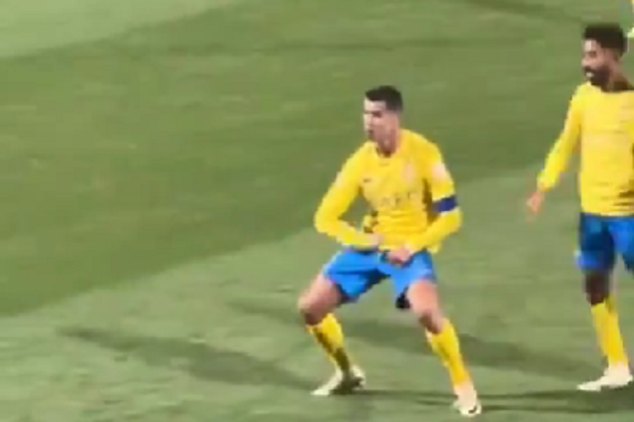 OVO MU NIJE TREBALO Navijači Ronaldu skandirali „Mesi, Mesi“… Portugalac im odgovorio na vulgaran način (VIDEO)