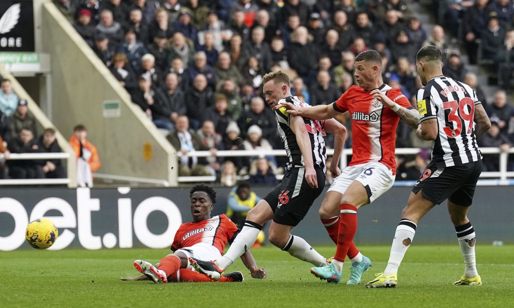 SPEKTAKL U NJUKASLU Osam golova, ogroman preokret Lutona i na kraju remi