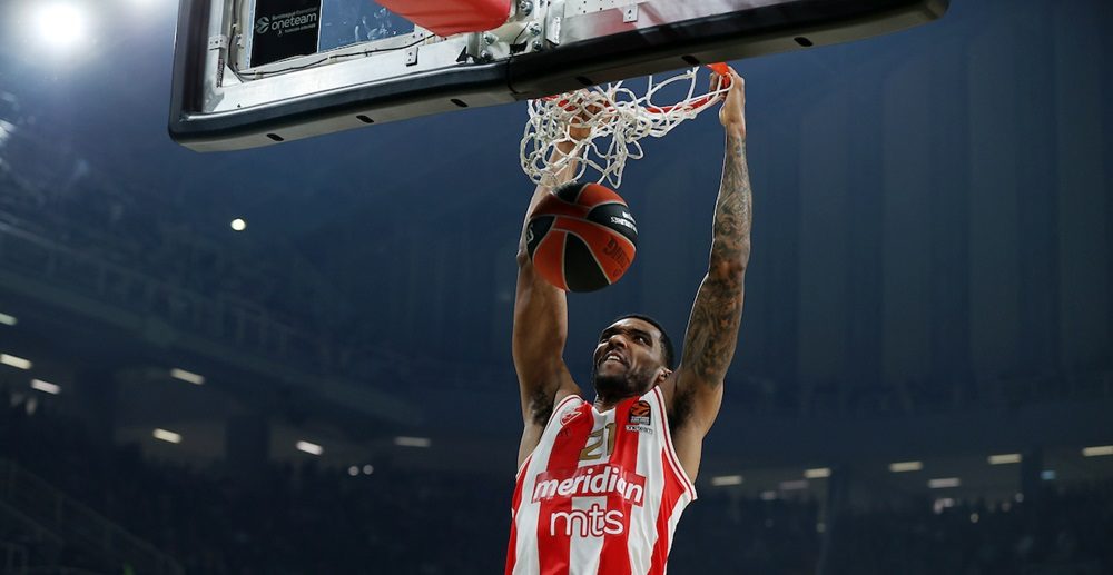 Ovo su „delije“ čekale: Bolomboj u avionu za Milano