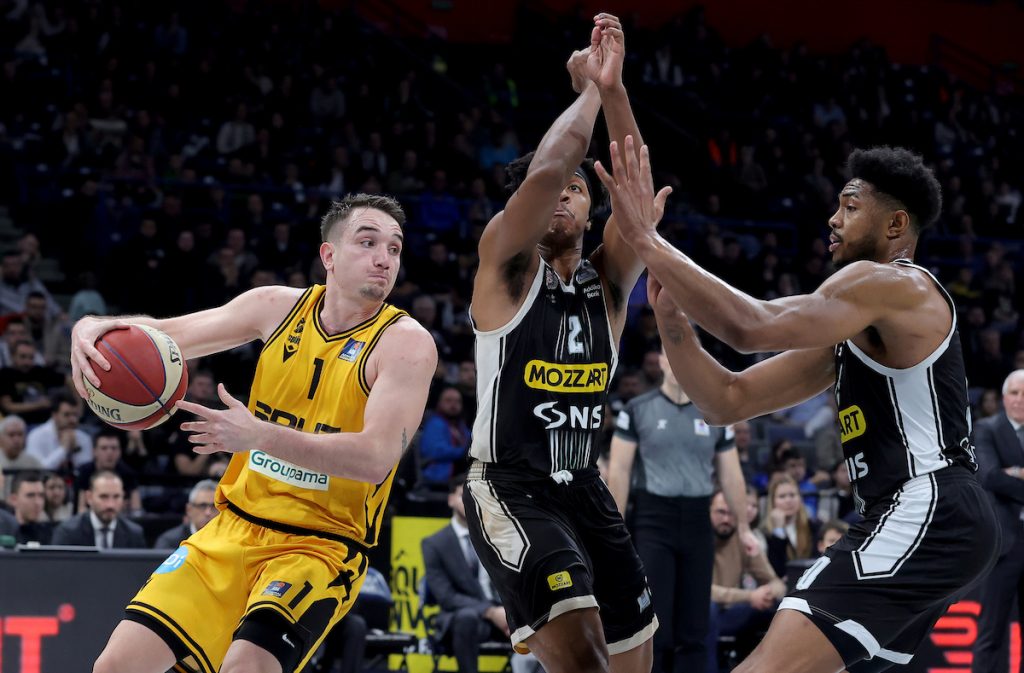 ABA LIGA Šok u Areni! Partizan nije iskoristio poraz Zvezde, četa Obradovića pala protiv raspucanog Splita