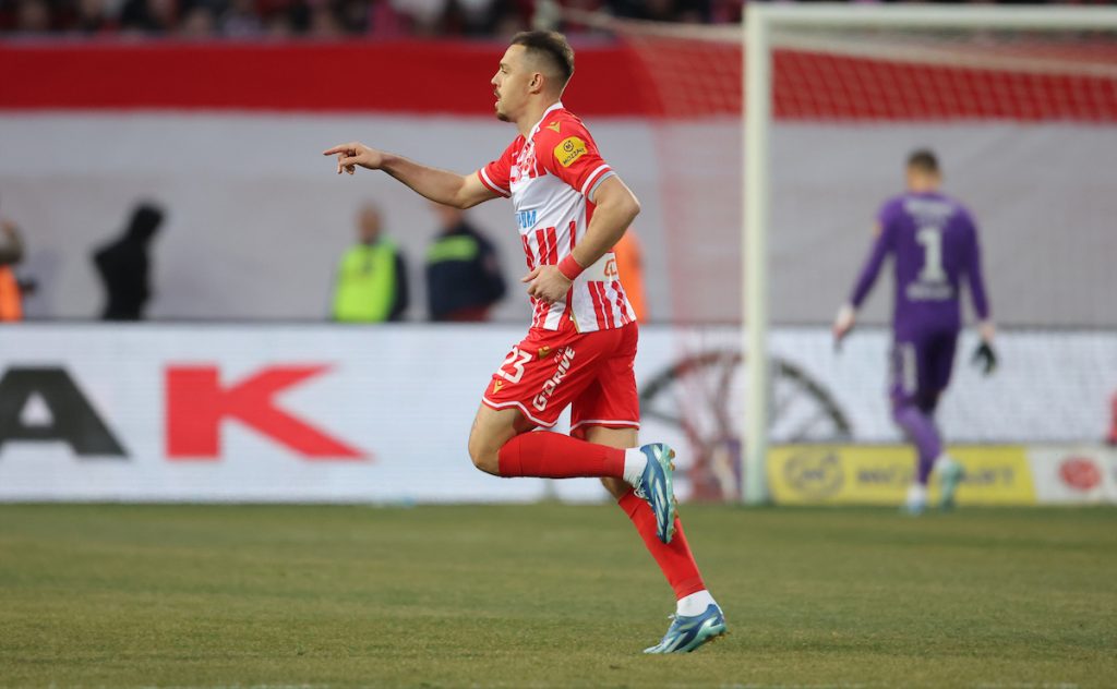 ZVEZDA IMA DVA GOLA PREDNOSTI Rodić lepim pogotkom proslavio jubilej! Olajinka duplirao… (VIDEO)