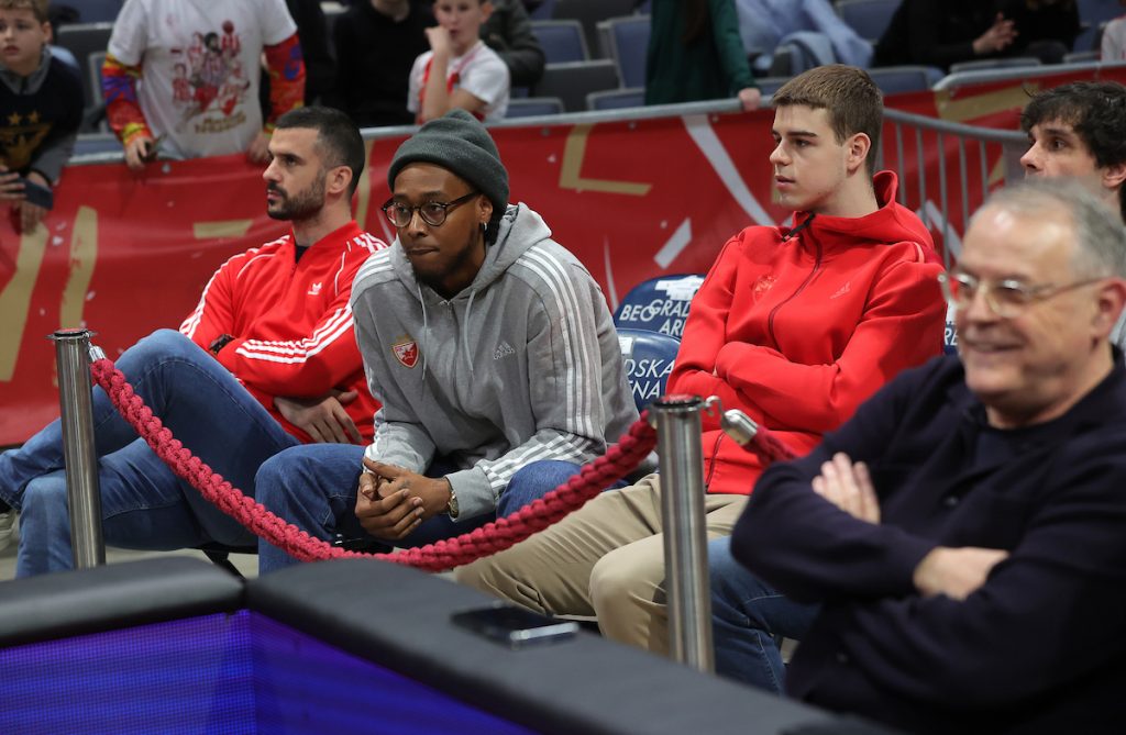 UZ SAIGRAČE Ne može još da igra, ali je dao podršku Zvezdi