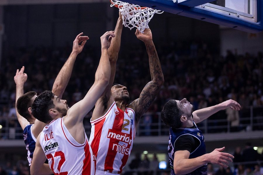 POLUVREME Zvezdu mučili Čačak 94 i šut za tri poena, ali na pauzi, ipak, ima dvocifrenu prednost