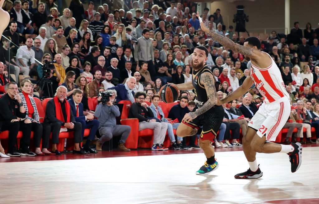 ISTORIJSKI TRENUTAK Evroliga uručila nagradu novom rekorderu (VIDEO)