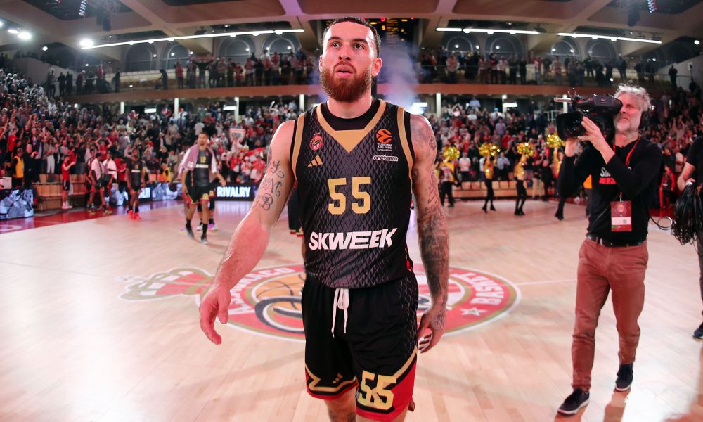 NOVI KRALJ EVROLIGE Majk Džejms je najbolji strelac u istoriji! Nestašni „ubica“! Niko tako talentovan i brz (VIDEO)