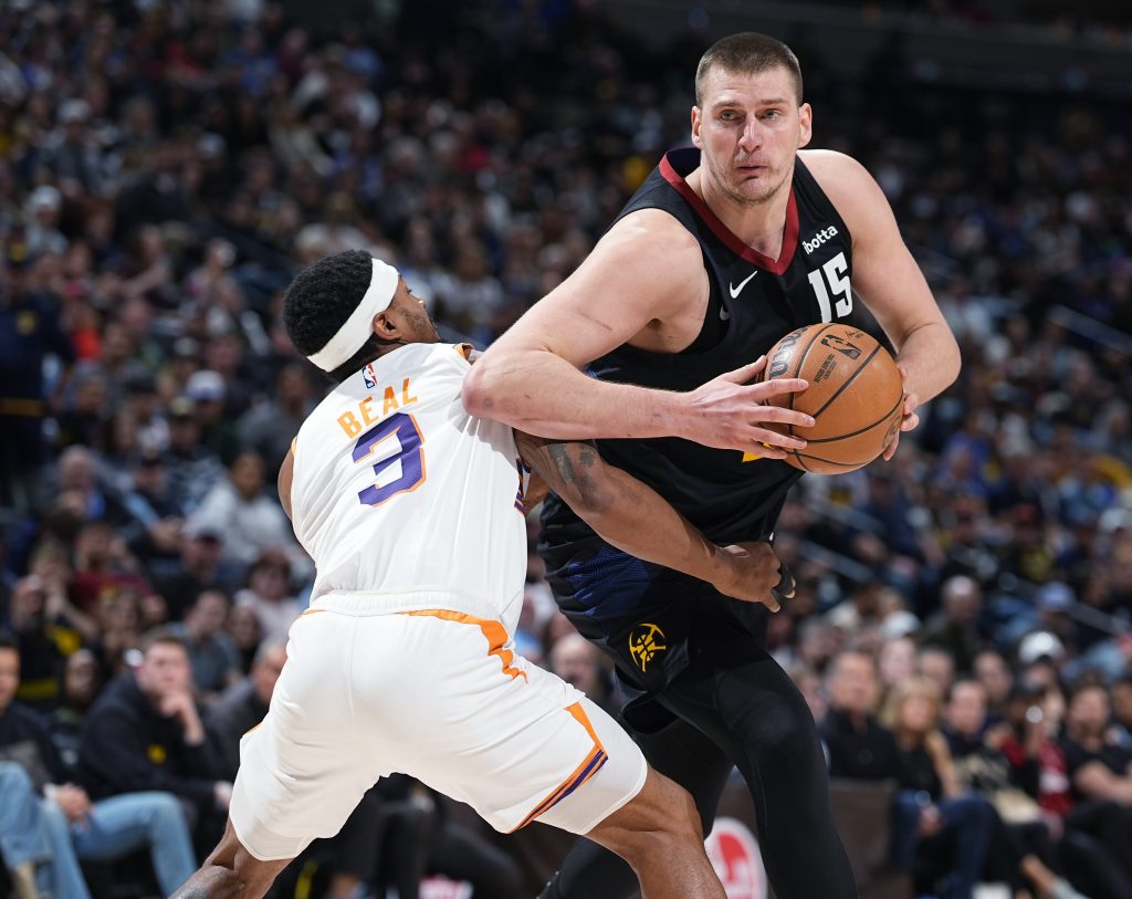 IGRAČ-MONSTRUM Jokić ponovo ušao u istoriju NBA lige! Ovaj rekord će teško da bude srušen (FOTO)