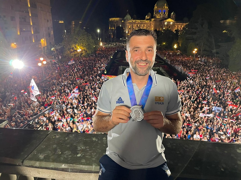 IZ DENVERA U PARIZ PO OLIMPIJSKO ZLATO SA SRBIJOM Stojaković ostaje uz Pešića, a za MBS otkriva: Jokić se bunio zbog šuteva koji su sada njegov zaštitni znak