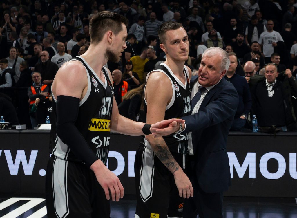 ŽELJKO NE MORA DA BRINE ZA SVOG NASLEDNIKA Dečak „kao mator“ objasnio kako Partizan mora protiv Efesa, a onda pogodio najboljeg igrača (VIDEO)