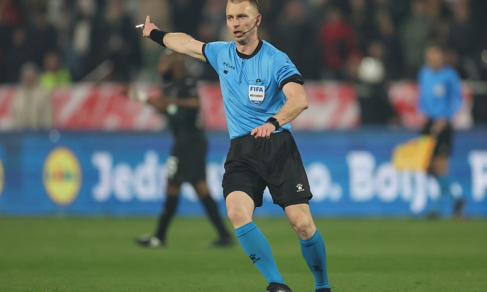 Sudija Ilić opsovao na 172. večitom derbiju! Zašto se ovako obratio igraču Partizana (VIDEO)