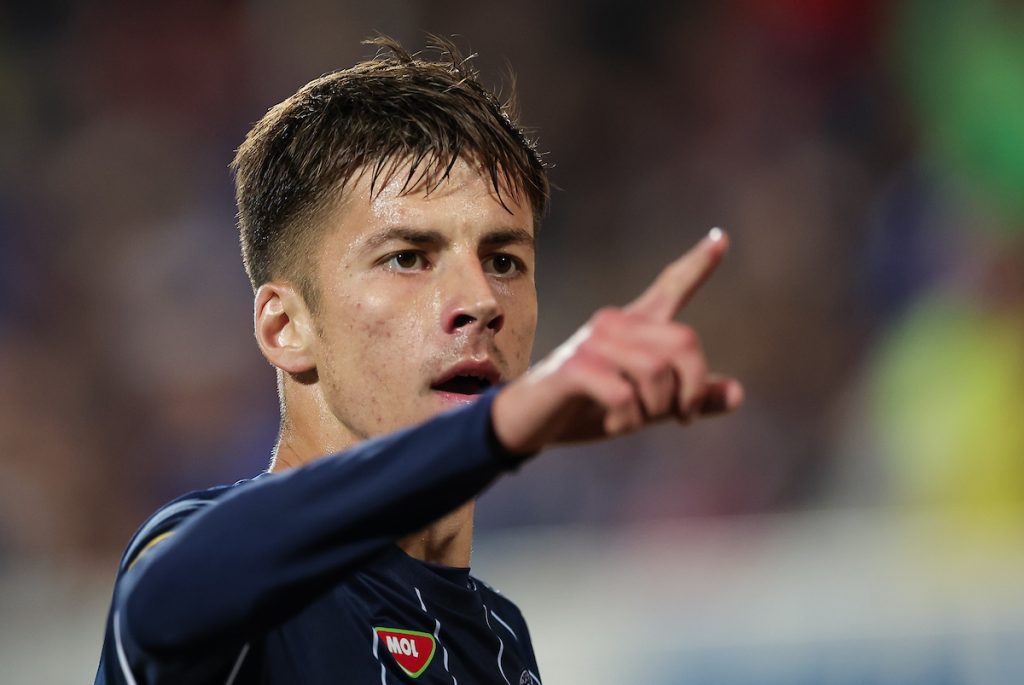 ODMOTAVA SE KLUPKO Troa odstranila Ilića iz tima, poznato i zbog čega…