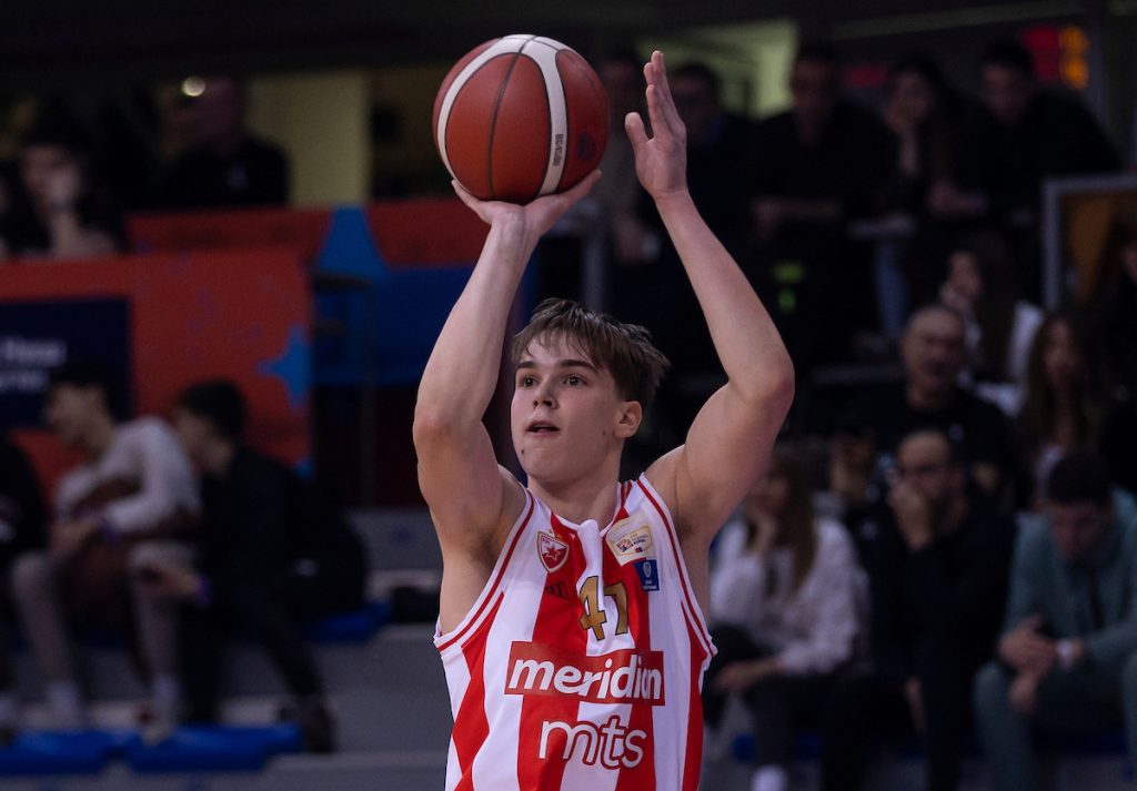 JUNIORI ZVEZDE PORAŽENI OD MILANA Razigranost Kostića nedovoljna za pobedu (VIDEO)