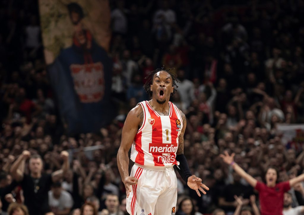 IGRA LOŠE, ALI ZNA DA ODGOVORI Smart poslao poruku kritičarima