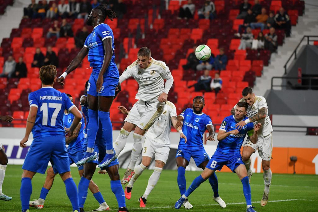 SKANDAL U EVROPI Postigli po gol i prestali da igraju fudbal… Tako im je odgovaralo (VIDEO)