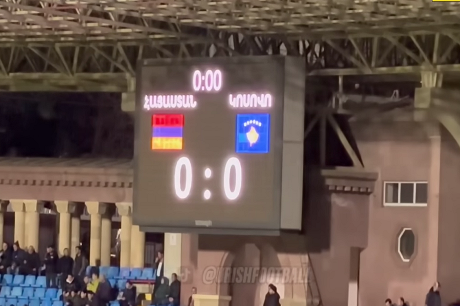 UDARAC NA LAŽNU DRŽAVU Jermeni na dresovima obrnuli, pa prelepili zastavu tzv. Kosova! (FOTO)