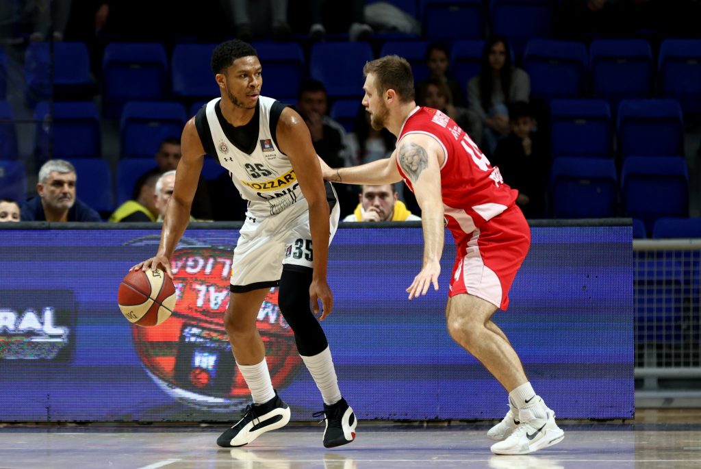 POLUVREME Partizan se ponovo muči u Podgorici… Crno-beli smanjili zaostatak, ali gube tri poena razlike