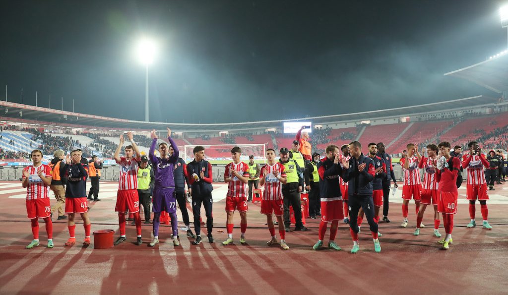 ZVEZDINA DECA NA POZORNICI Sve oči bile uprte u štopera, ali je ovaj momak ostavio više nego pozitivan utisak (VIDEO)