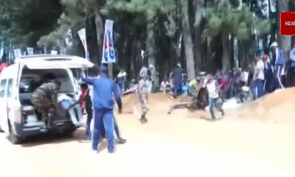 TRAGEDIJA Auto se zakucao u publiku! Sedmoro mrtvih, mnogo povređenih (UZNEMIRUJUĆI VIDEO)