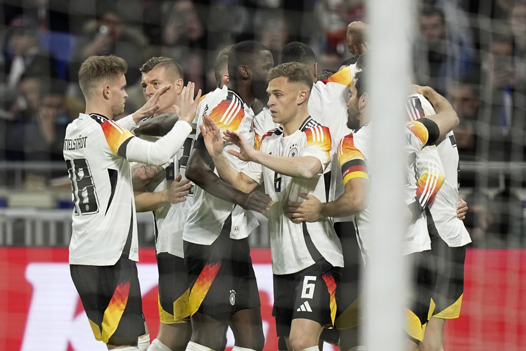 SKANDAL Novi dres Nemačke promoviše nacizam? Jedan broj je sporan, podseća na SS diviziju (FOTO)