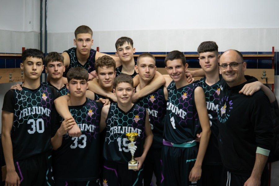 TRIJUMF SE PLASIRAO NA ZAVRŠNI TURNIR Dve pobede i poraz mladih niških košarkaša (VIDEO)