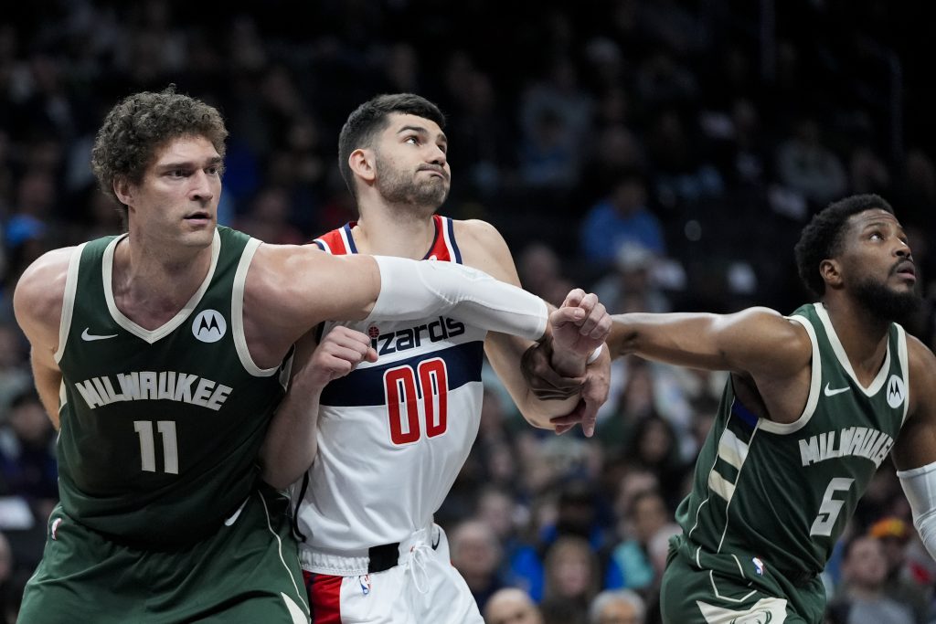 GROM IZ VEDRA NEBA Vukčević otpisao Srbiju? Adetokumbo otkrio za koga želi da igra bivši igrač Partizana