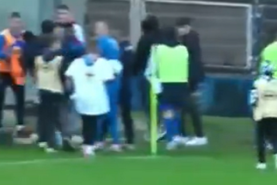 SKANDAL ZA SKANDALOM Nova tuča u Crnoj Gori, sevale pesnice i kišobrani u Kotoru (VIDEO)