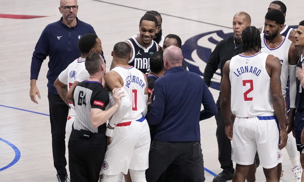 ČISTA NEMOĆ Vestbruk divljački faulirao Dončića, pa hteo da se bije sa svima (VIDEO)